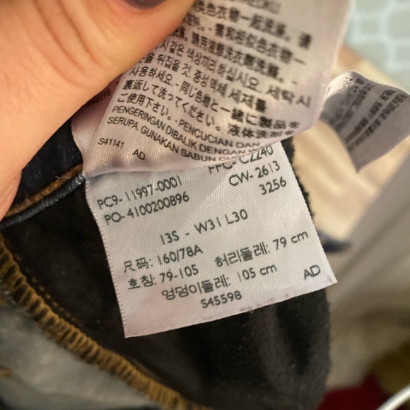 Dark blue Levi’s - Picture 2 of 6